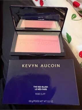 New Kevyn Aucoin The Neo-Blush Rose Cliff - Sheer Pink Blush